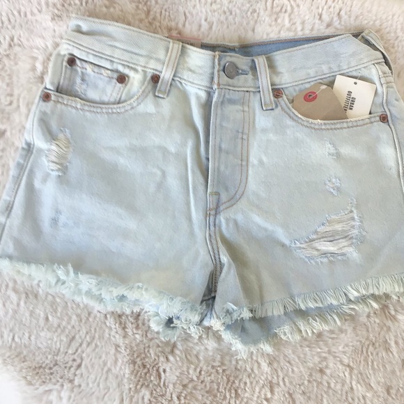 Levi’s wedgie fit high rise ripped cutoff shorts - Picture 13 of 16
